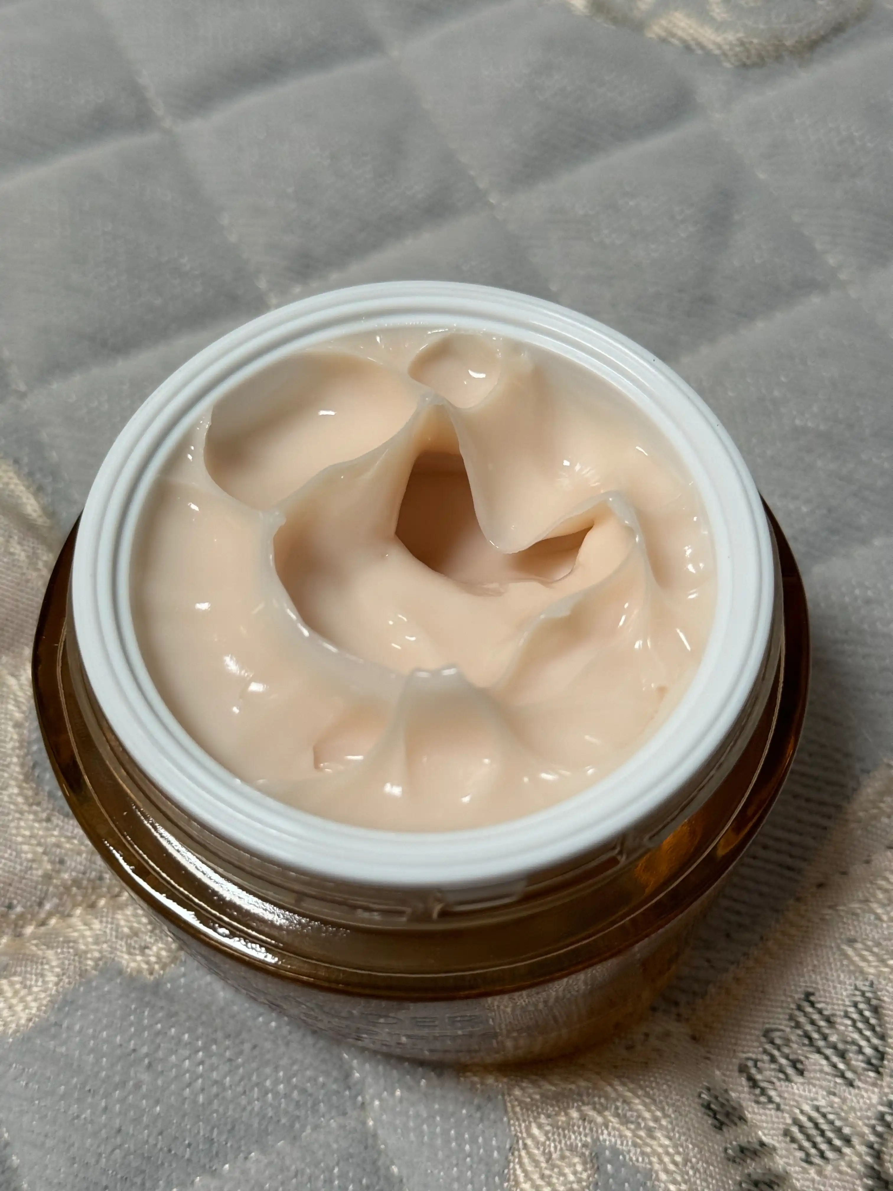 Cosmetic grade sodium alginate